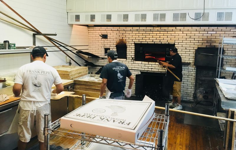 Frank Pepe Pizzeria Napoletana — New Haven