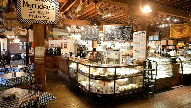 Merridee's Breadbasket: Historic Pie Destination