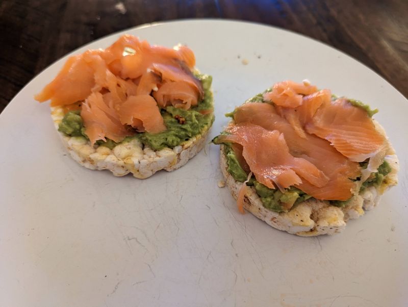 Smoked Salmon And Avocado Rice Cakes