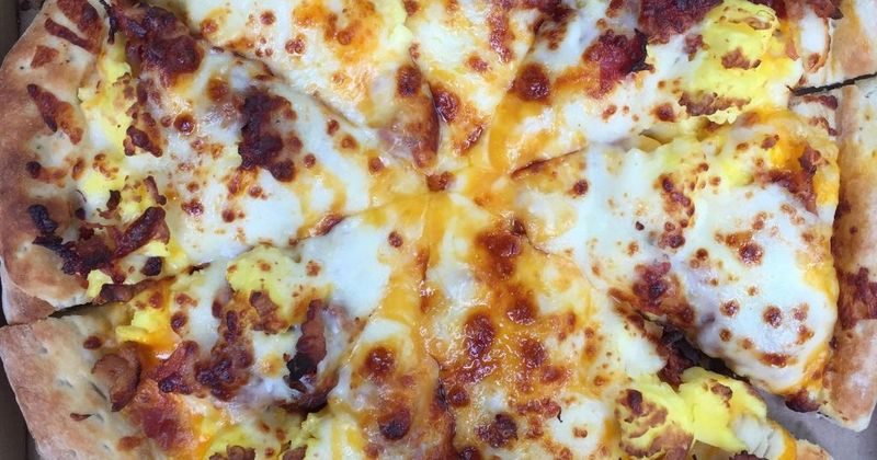 Sausage Gravy Breakfast Pizza