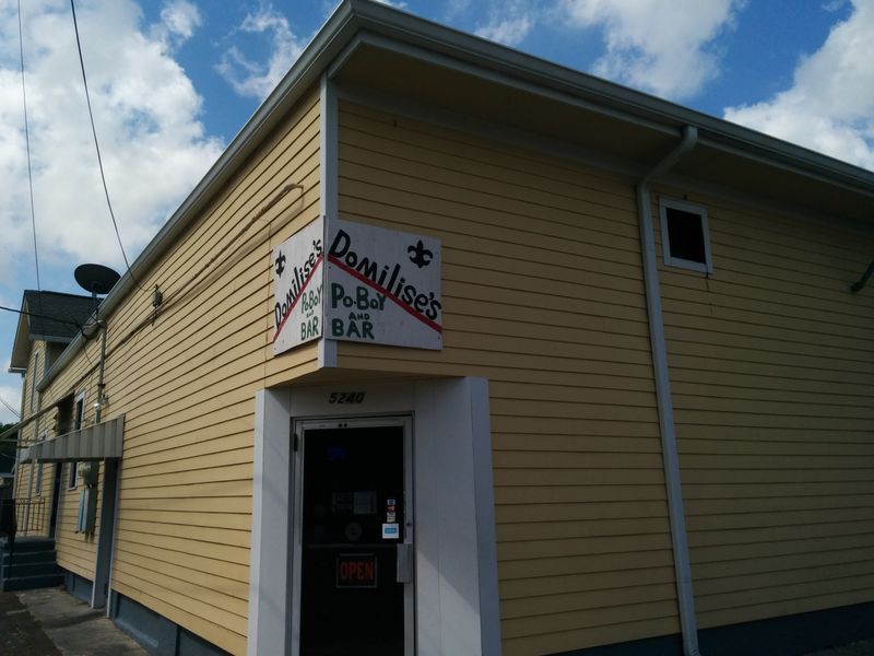 Domilise’s Po-Boy & Bar (New Orleans, Louisiana)