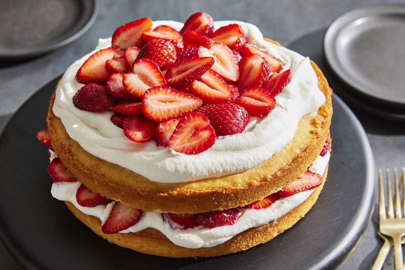 Strawberry Country Cake