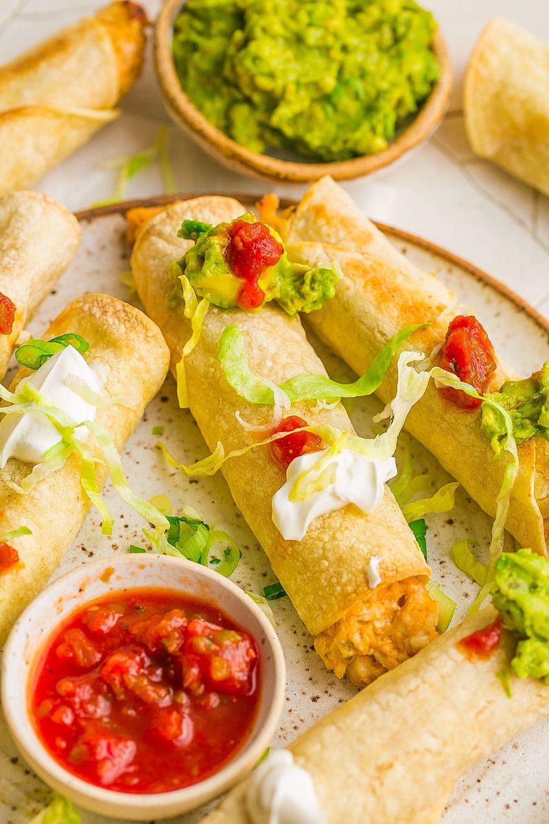 Chicken Taquitos With Salsa And Guac