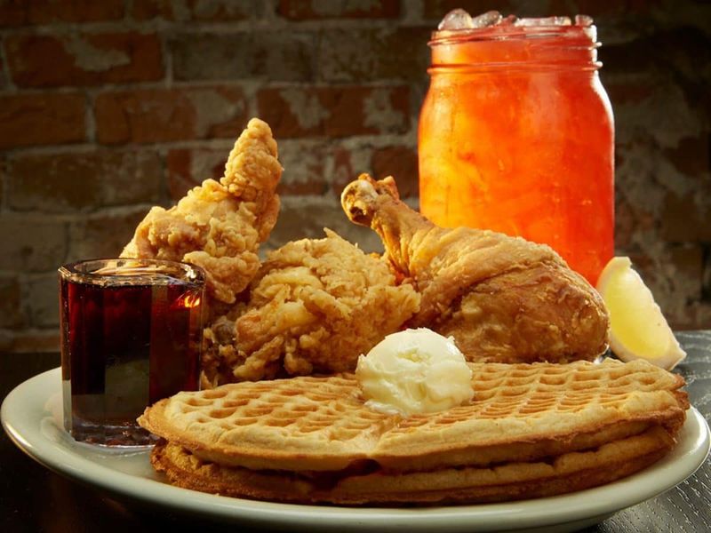 Lo-Lo's Chicken & Waffles