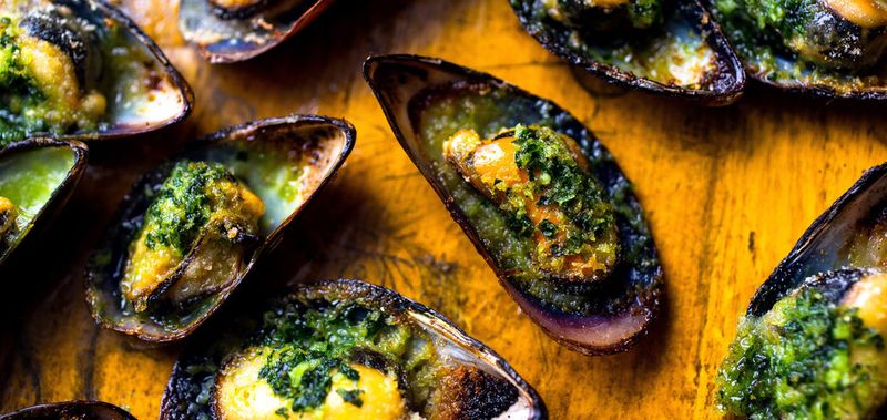 Lemon-Garlic Mussels