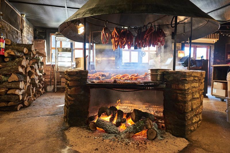 The Salt Lick BBQ: Smoky Heaven in the Hill Country