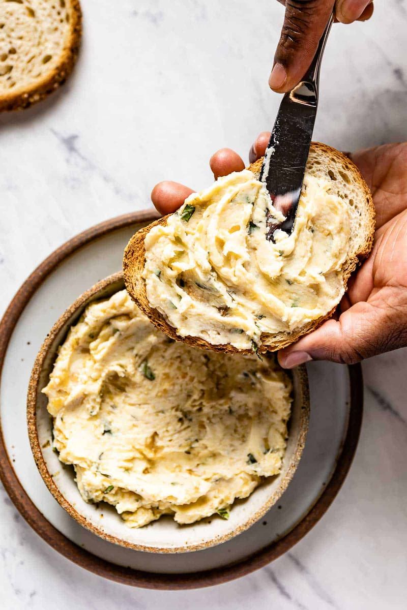Roasted Garlic Spread Bread