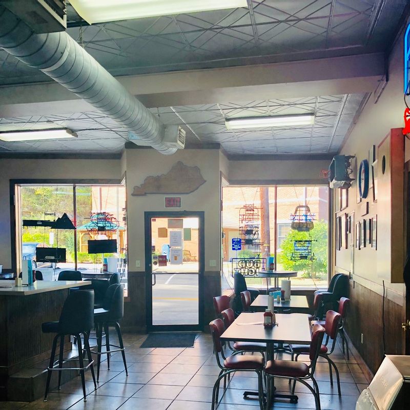 Pat's Snack Bar