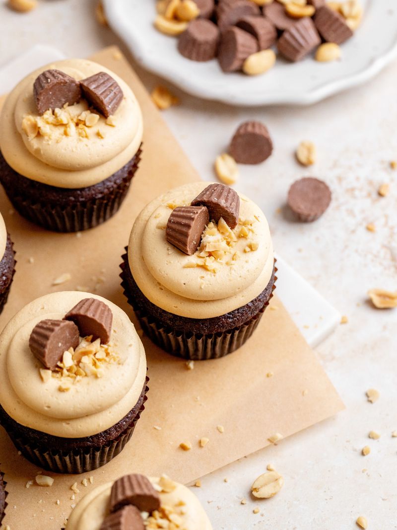 Peanut Butter Cup Mini Cakes