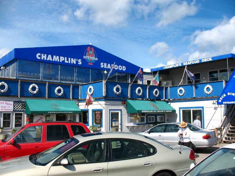 Champlin’s Seafood Deck