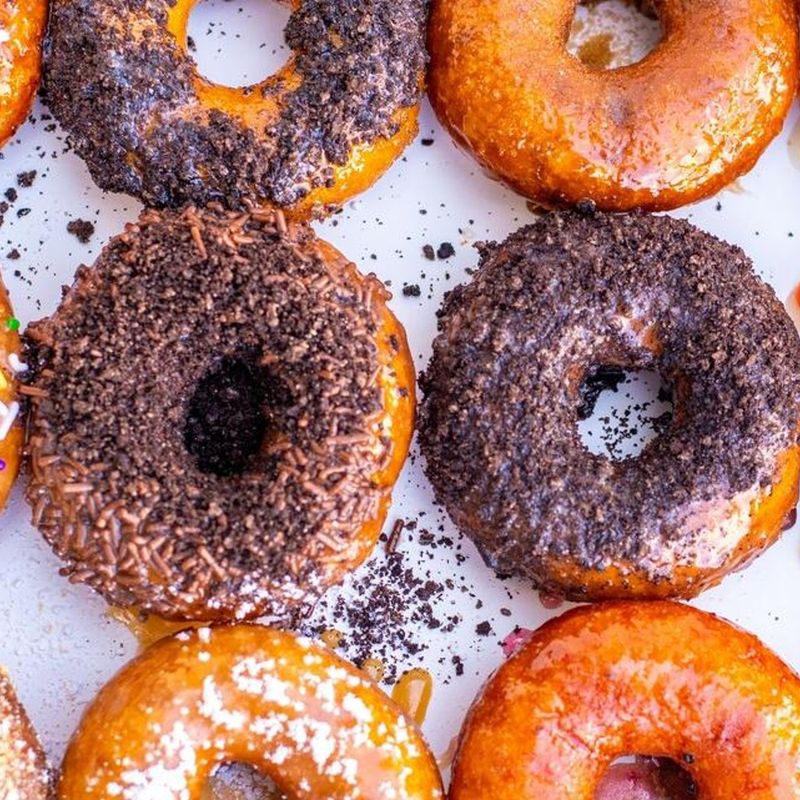 Annie's Hot Donuts: Mt Pleasant's Fresh-From-The-Fryer Experience