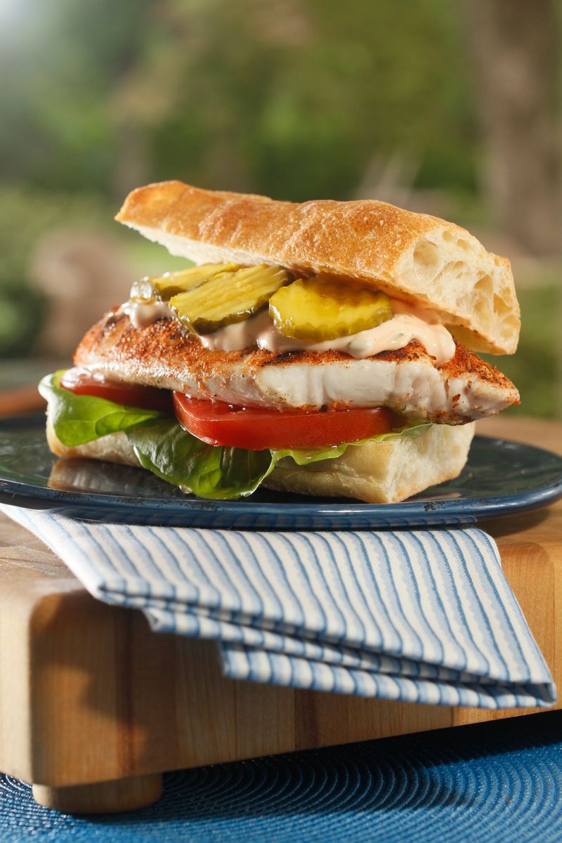 Grilled fish po’boy