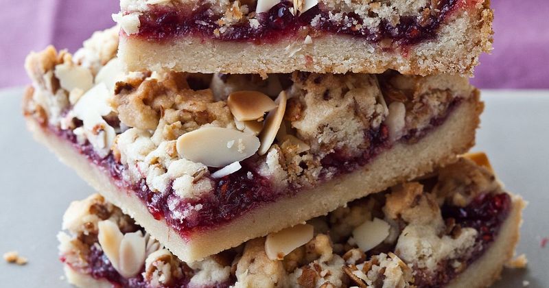 Raspberry Crumble Bars