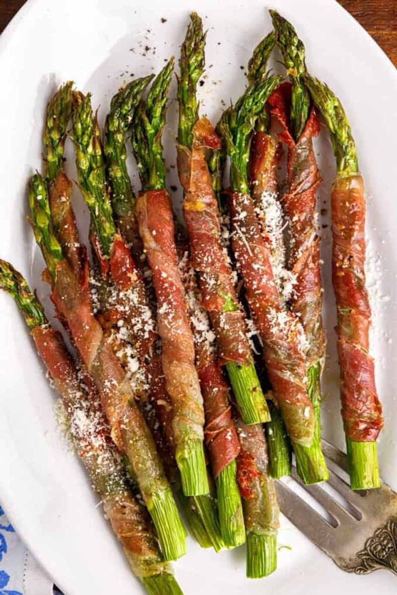 Prosciutto Wrapped Asparagus Bundles
