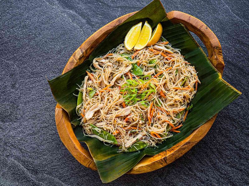 Philippines: Pancit (various styles)