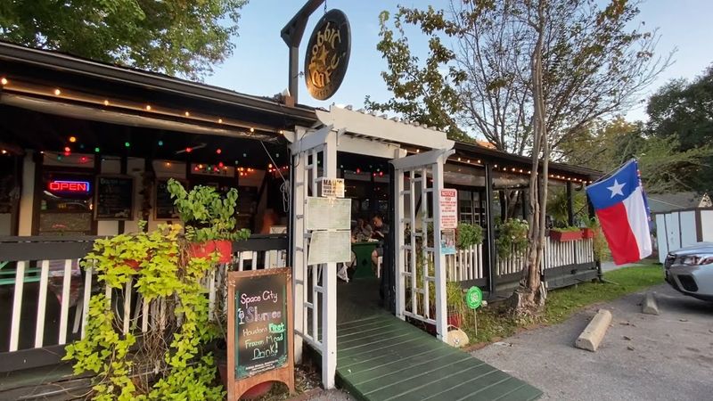 The Hobbit Café