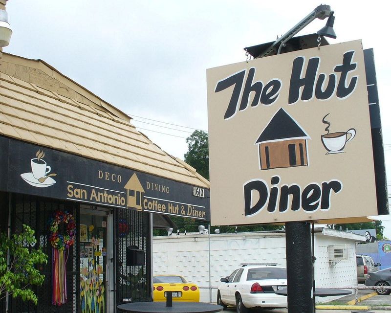 The Hut Diner: Where Locals Start Their Day