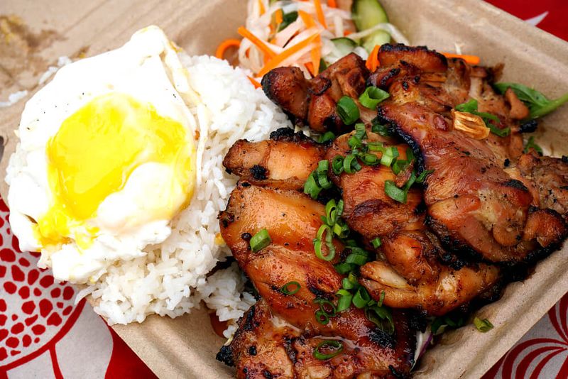 The plate-lunch or comfort-bowl spot