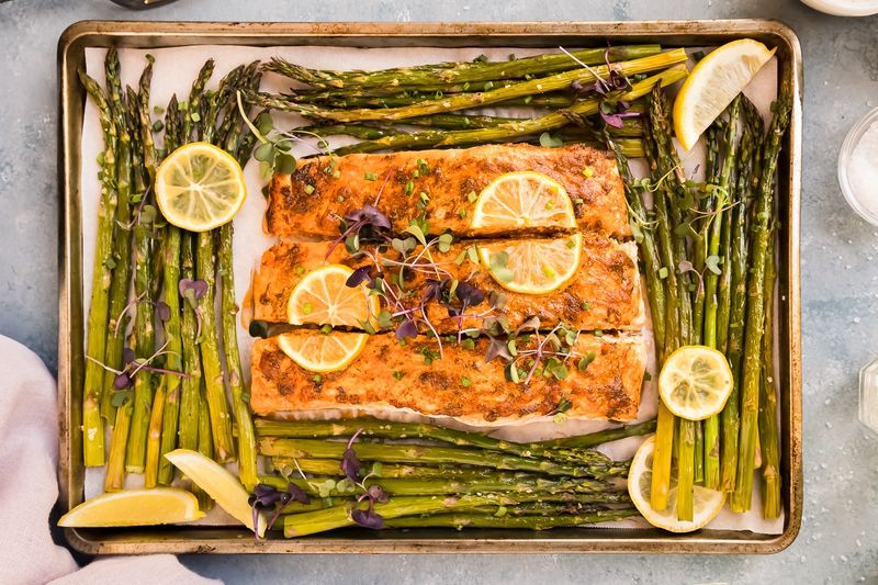 Salmon with Lemon and Asparagus