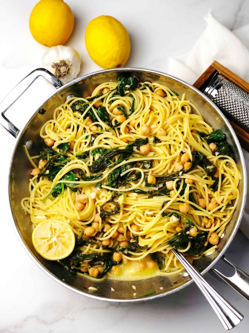 Lemon Pasta With Spinach And Chickpeas