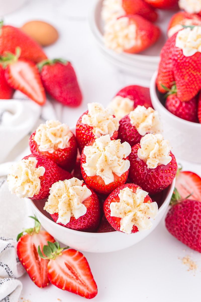 Cheesecake-Stuffed Strawberries