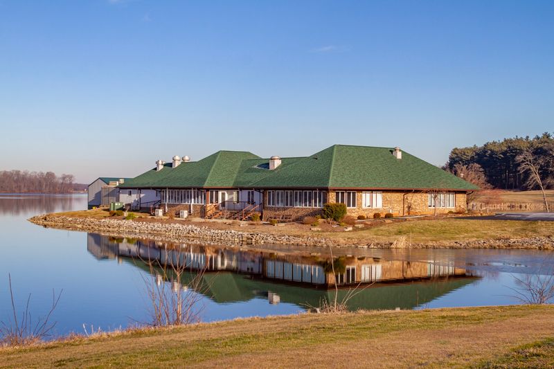 Stoll’s Lakeview Restaurant (Loogootee)