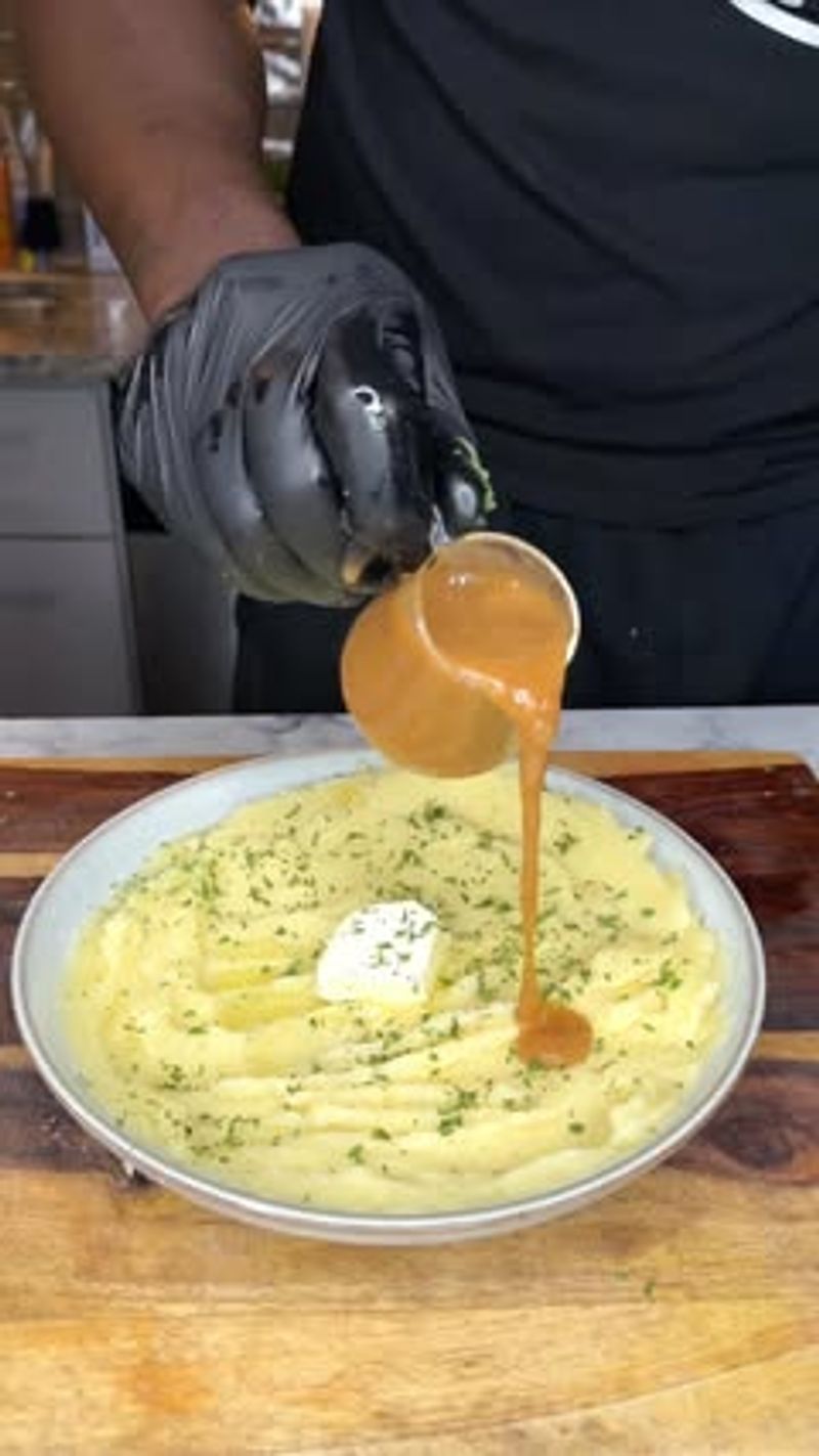 Mashed Potatoes & Brown Gravy