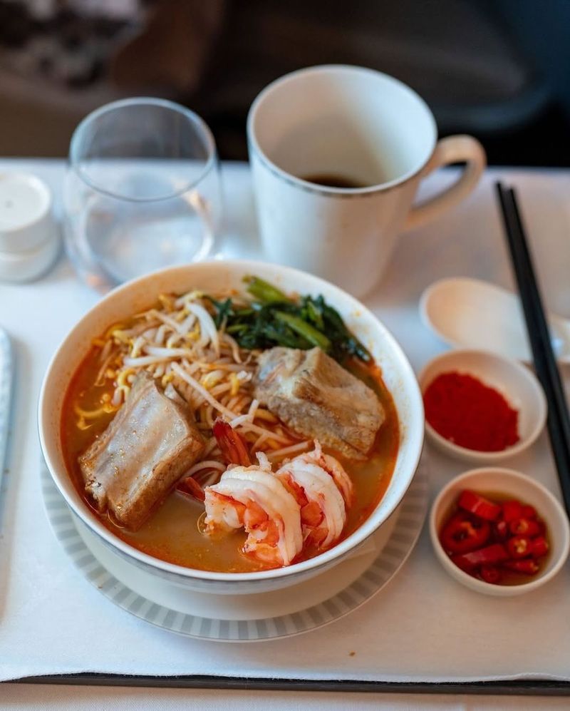 Asian style noodles that taste sweet and flat