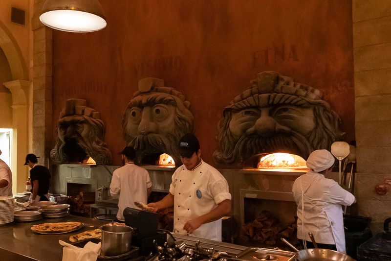 Via Napoli Ristorante e Pizzeria (Epcot, Italy Pavilion)