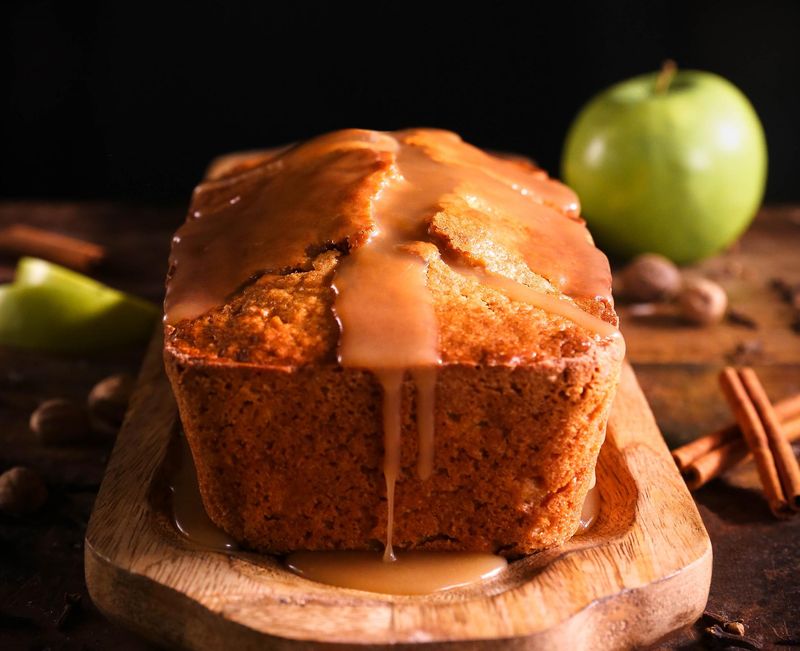 Apple Cinnamon Loaf