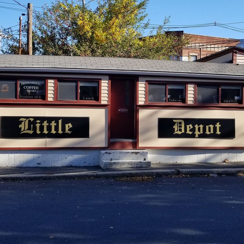 The Little Depot Diner (Massachusetts)