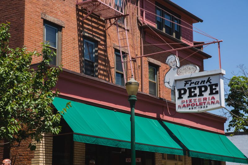 Frank Pepe Pizzeria Napoletana - Connecticut