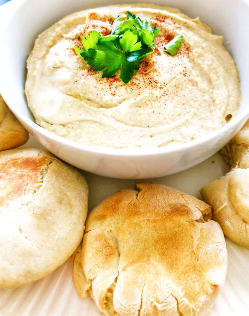 Mini Pita with Hummus