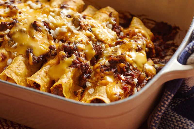 Chile con Carne Enchiladas