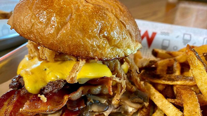 Mooyah Burgers, Fries and Shakes