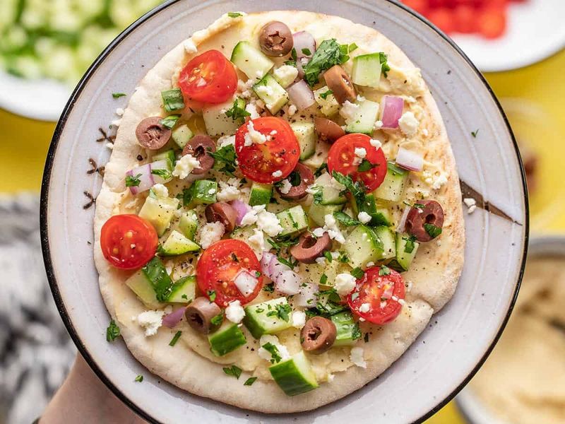 Mini Pita with Hummus and Veggies
