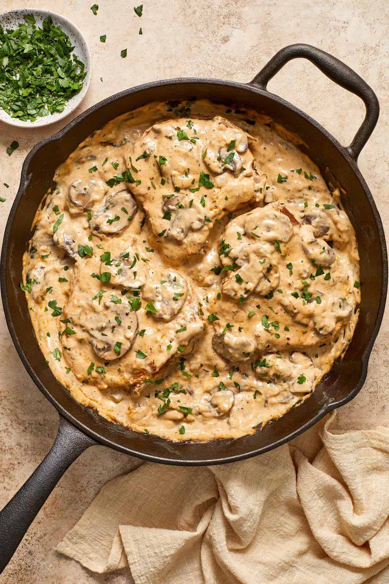 Pork Chops With Creamy Mushroom Gravy