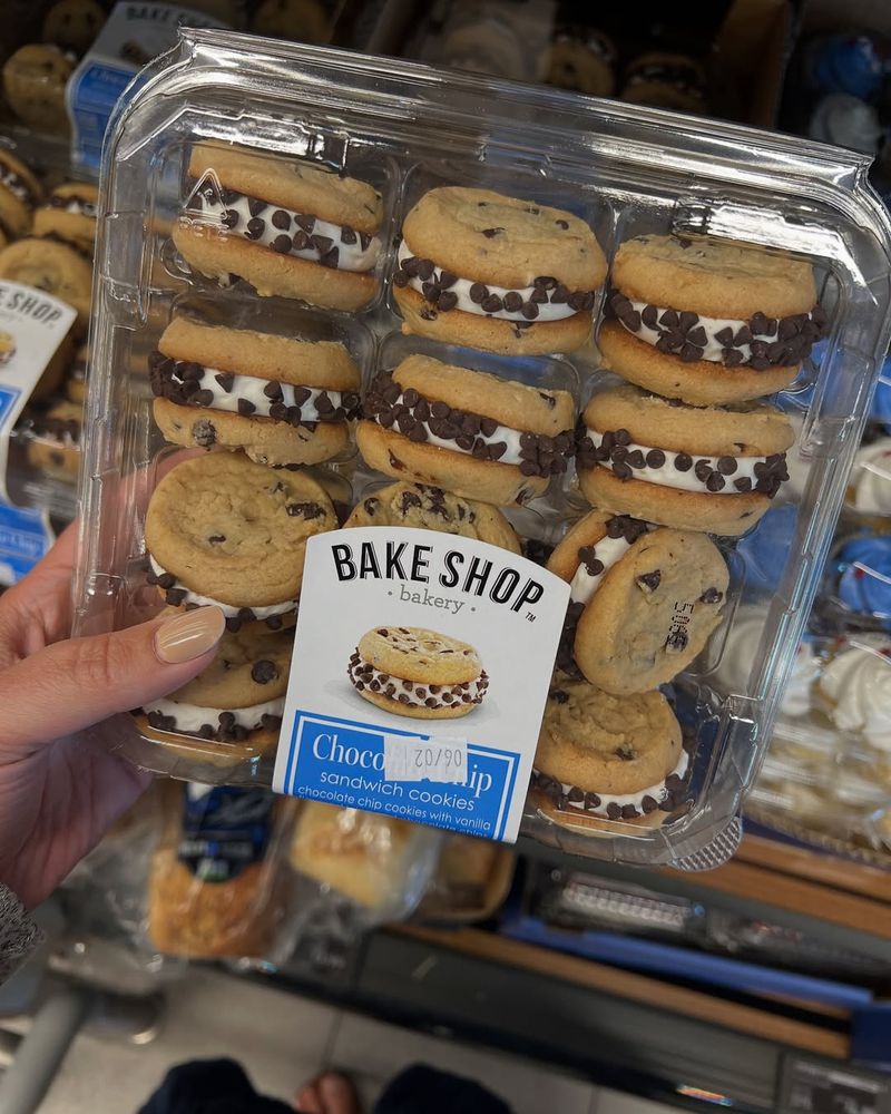 Bake Shop Chocolate Chip Cookies
