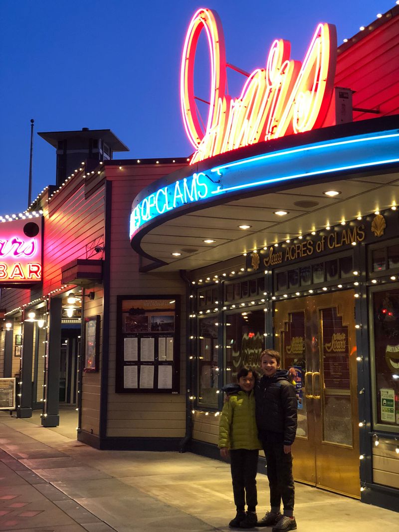 Ivar’s Acres of Clams (Washington)