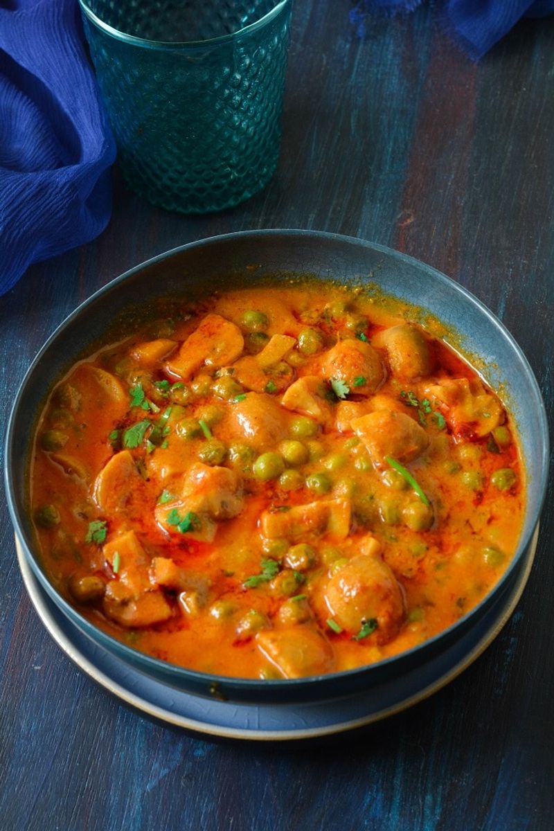 Mushroom Matar Curry
