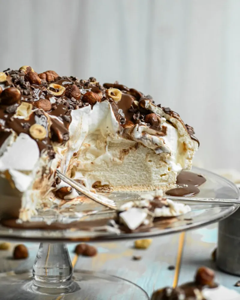 Chocolate Hazelnut Pavlova
