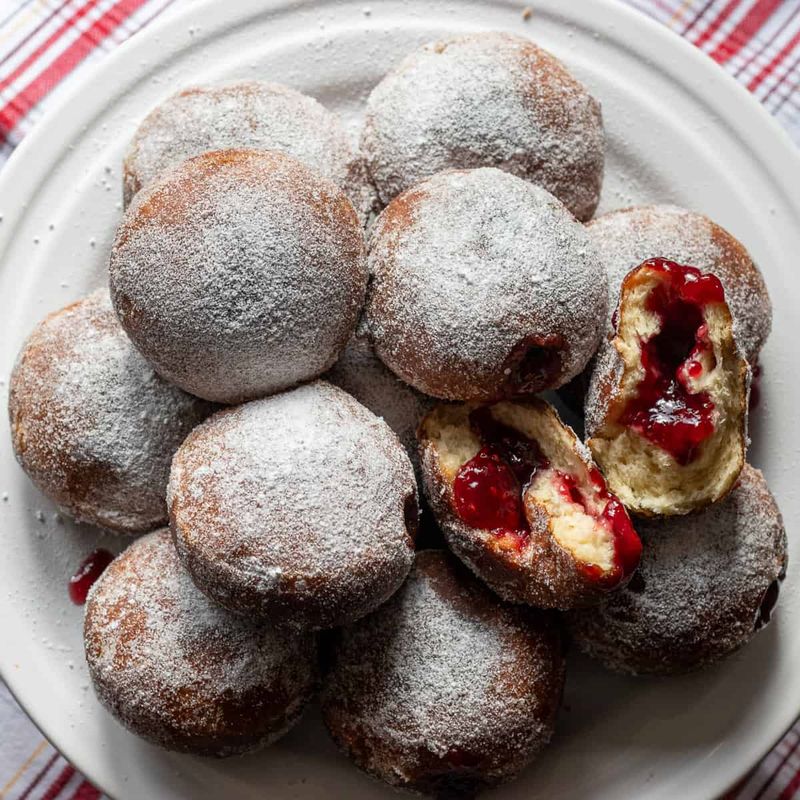 Pfannkuchen/Krapfen (regional names for Berliner)