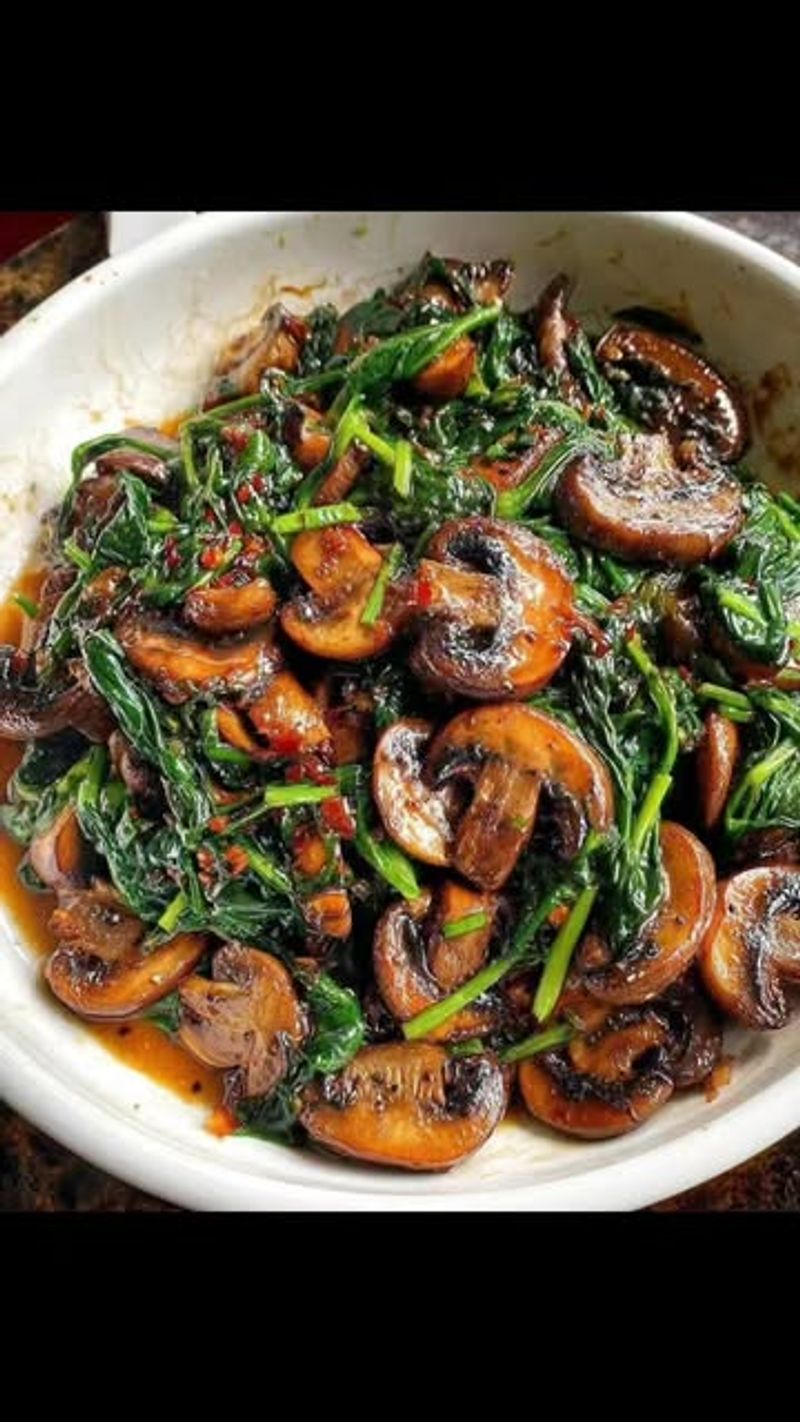 Mushroom and Spinach Steakhouse Skillet