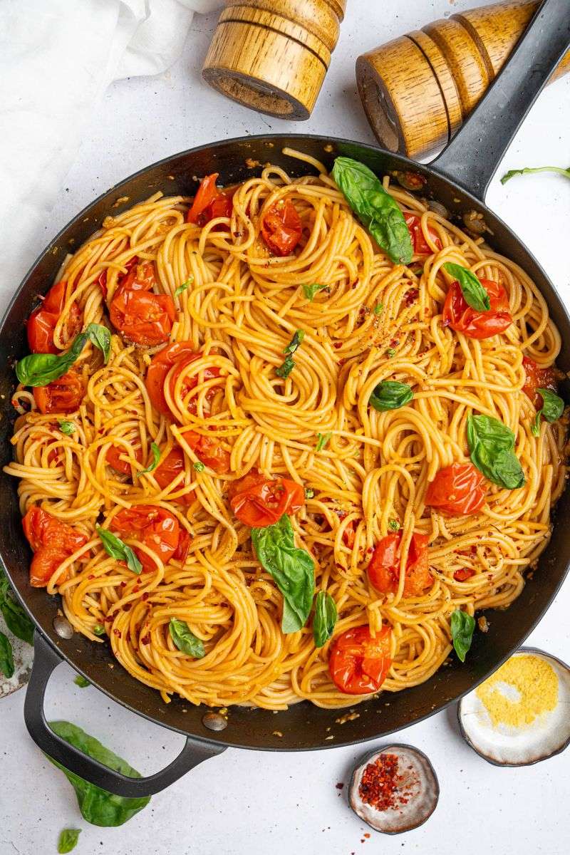 One-Pot Tomato Basil Pasta