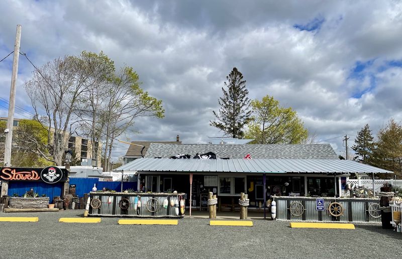 Stowe’s Seafood in West Haven