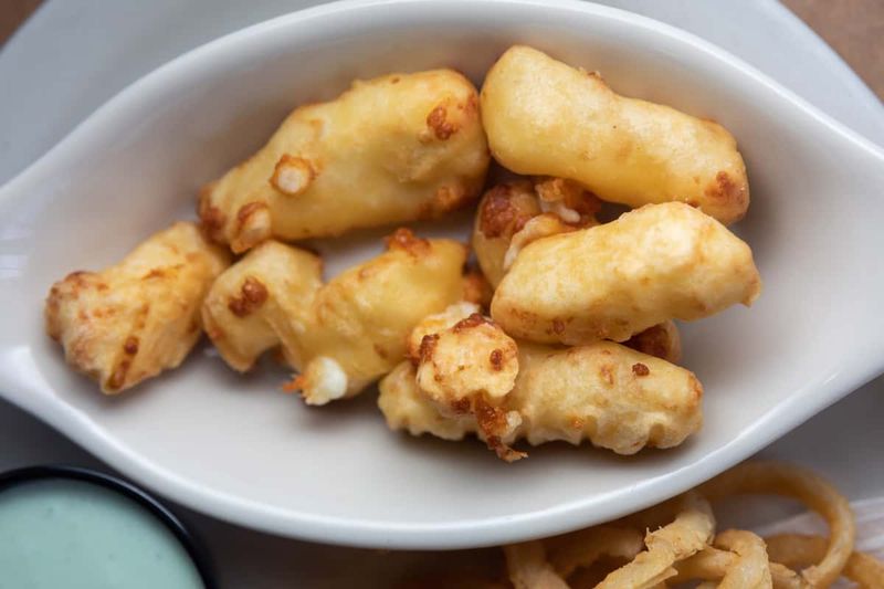 Wisconsin: Fried cheese curds