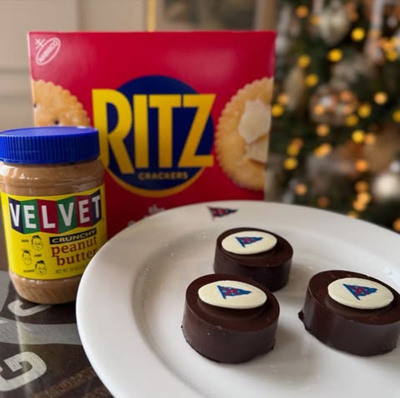 Velvet Peanut Butter Crackers
