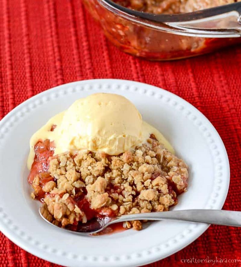 Rhubarb Crisp