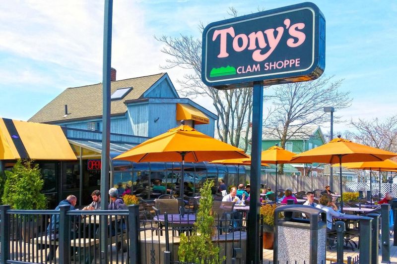 Tony’s Clam Shop — Warwick, RI