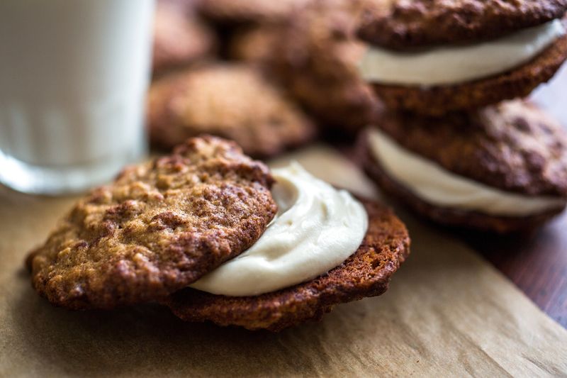 Honey Oatmeal Cream Cookies